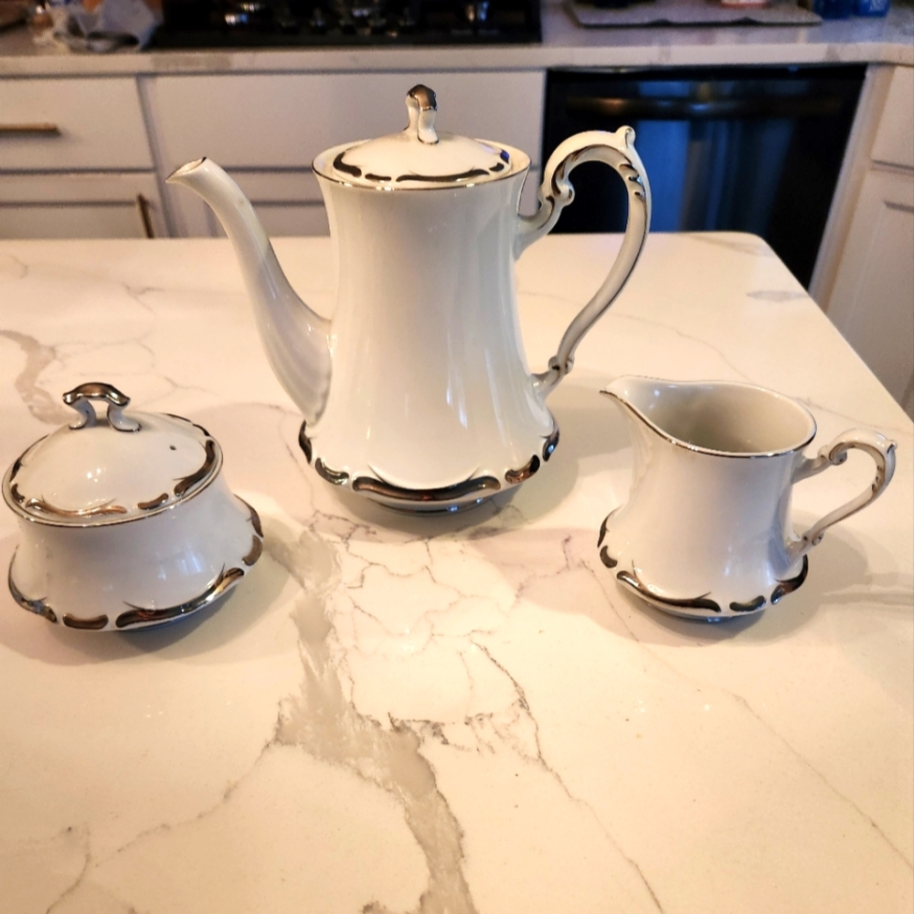 White Vintage Coffee Pot Teapot Harmony House Starlight Creamer Sugar